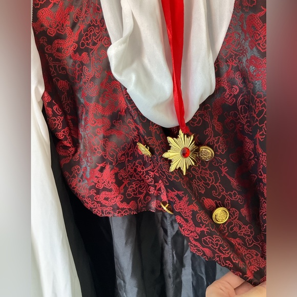 Men’s Vampire Costume - Picture 4 of 6